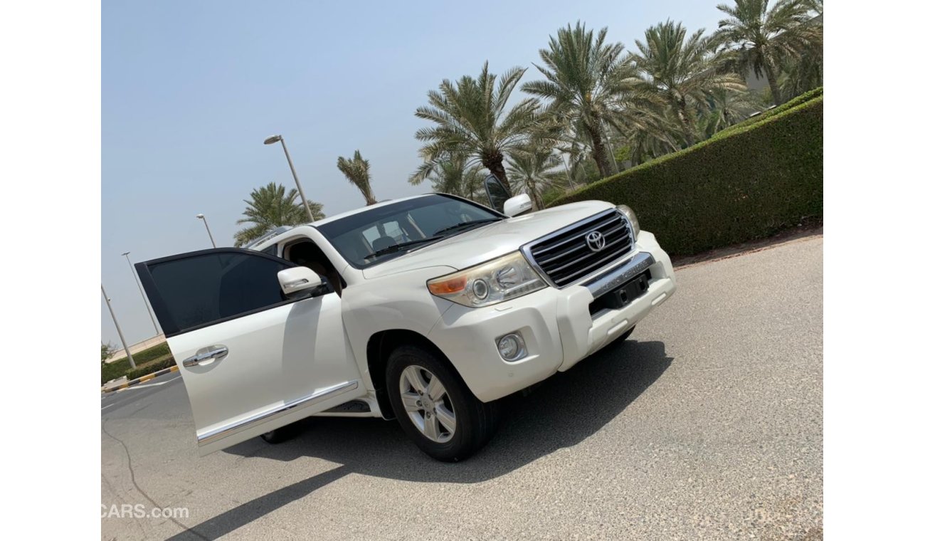 Toyota Land Cruiser Toyota landcruser GXR model2013 V8 g cc full options  km 208,000 pricce 93,000 m00971545994592