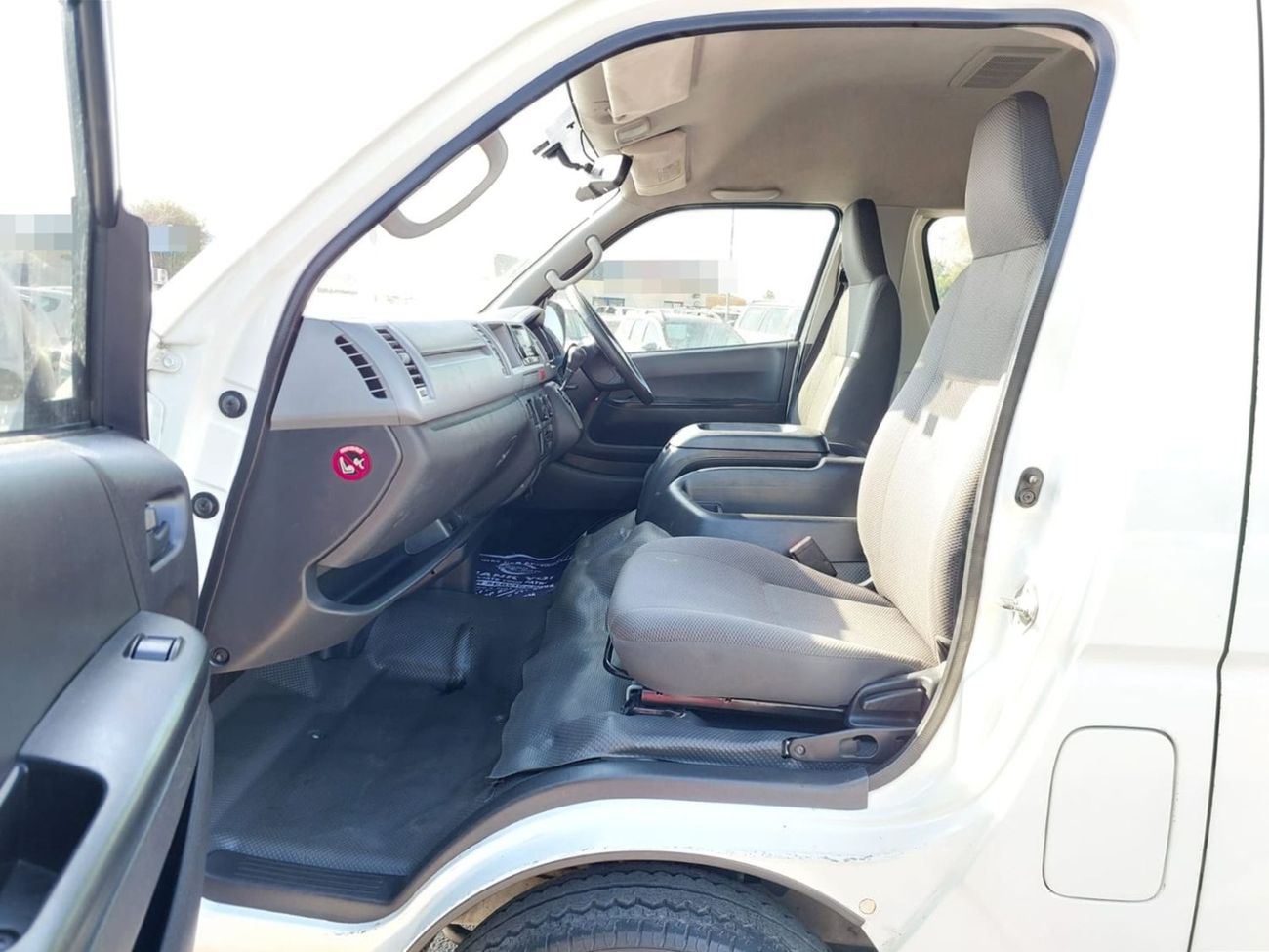 Toyota Hiace TOYOTA HIACE COMMUTER VAN RHD 2012 MODEL 3.0 L DIESEL AUTOMATIC(PM13847)