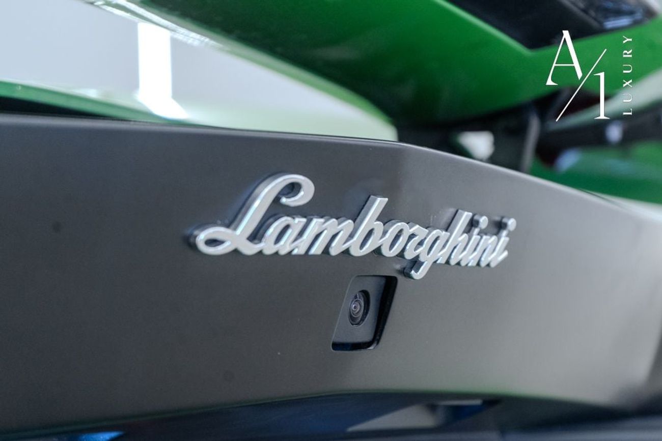 Lamborghini Aventador 6.5L V12