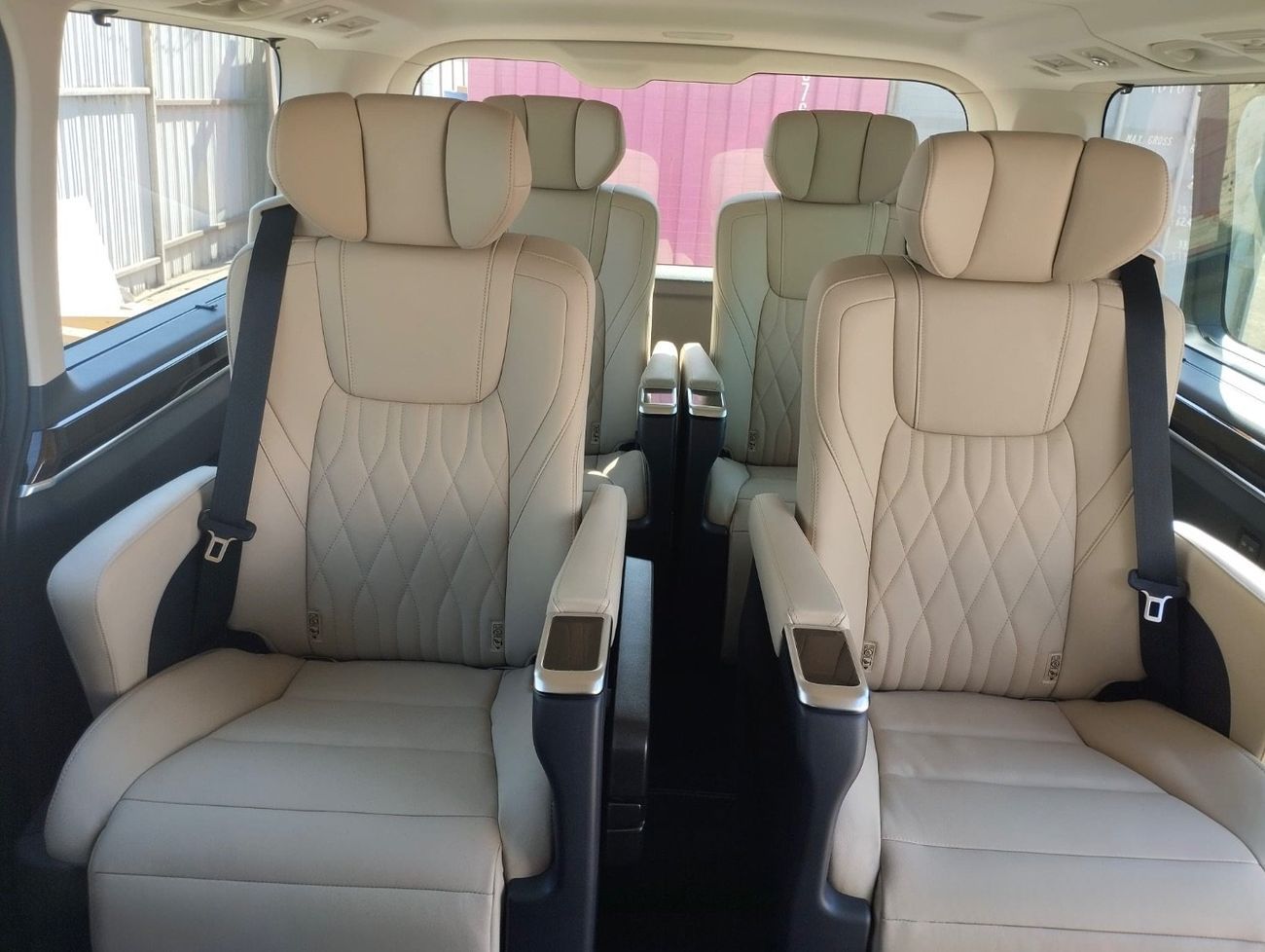 تويوتا جرافينا 2026 Toyota Granvia Premium 6-Seater 3.5L V6 Petrol with Radar