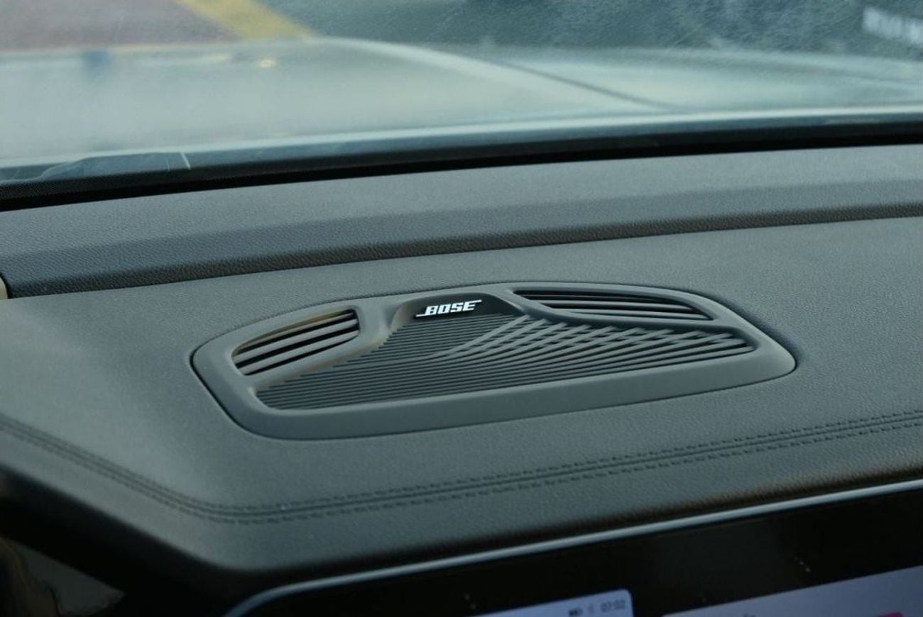 جيلي مونجارو Geely Monjaro 2.0L Turbo, 4WD Petrol, Model 2024 , Color Matt Black