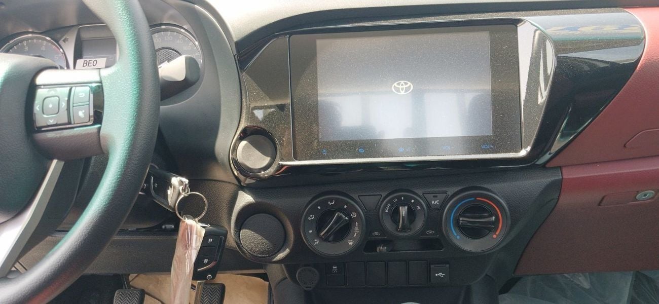 تويوتا هيلوكس Toyota Hilux 2.4L Diesel MT SC 4x2  2024YM