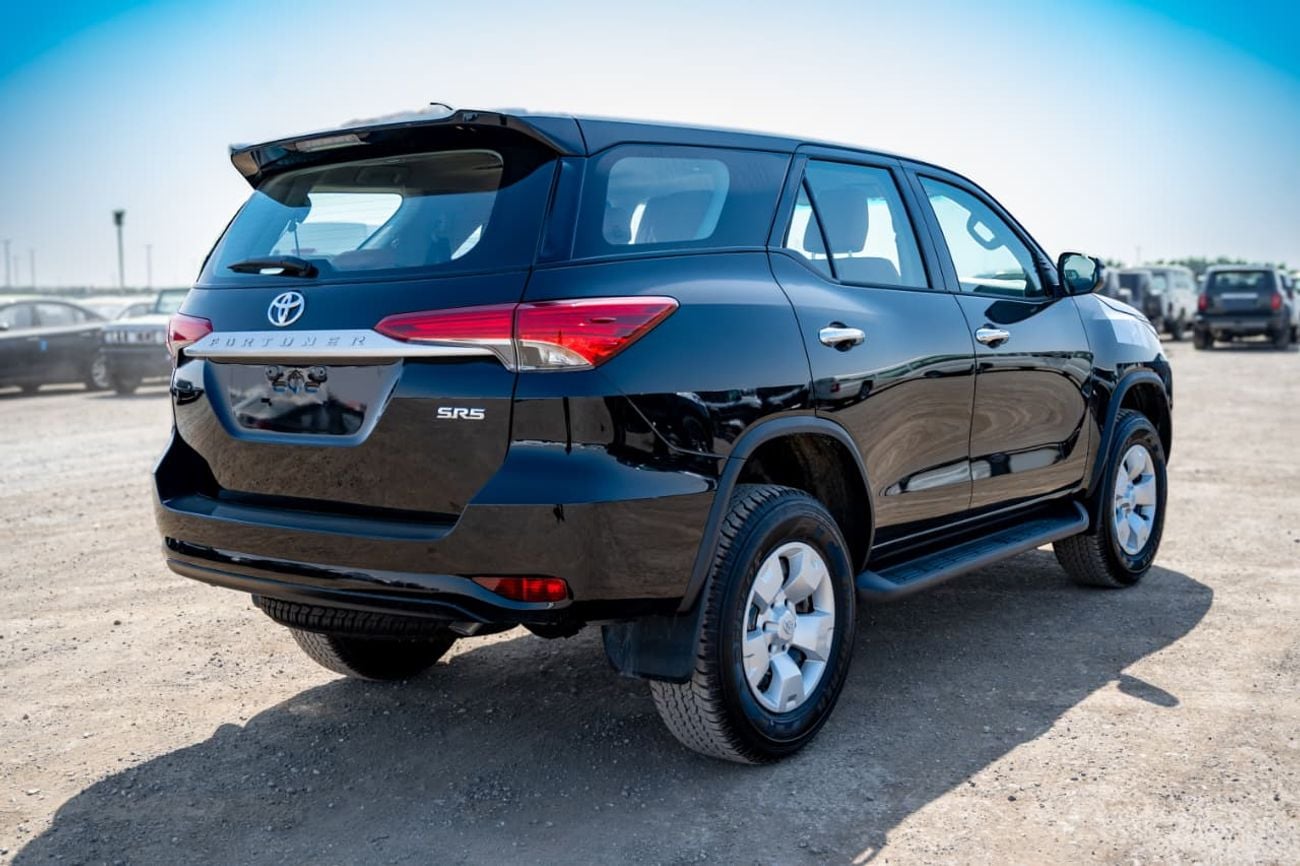 تويوتا فورتونر 2.7L Petrol | 4 Cylinder | Automatic