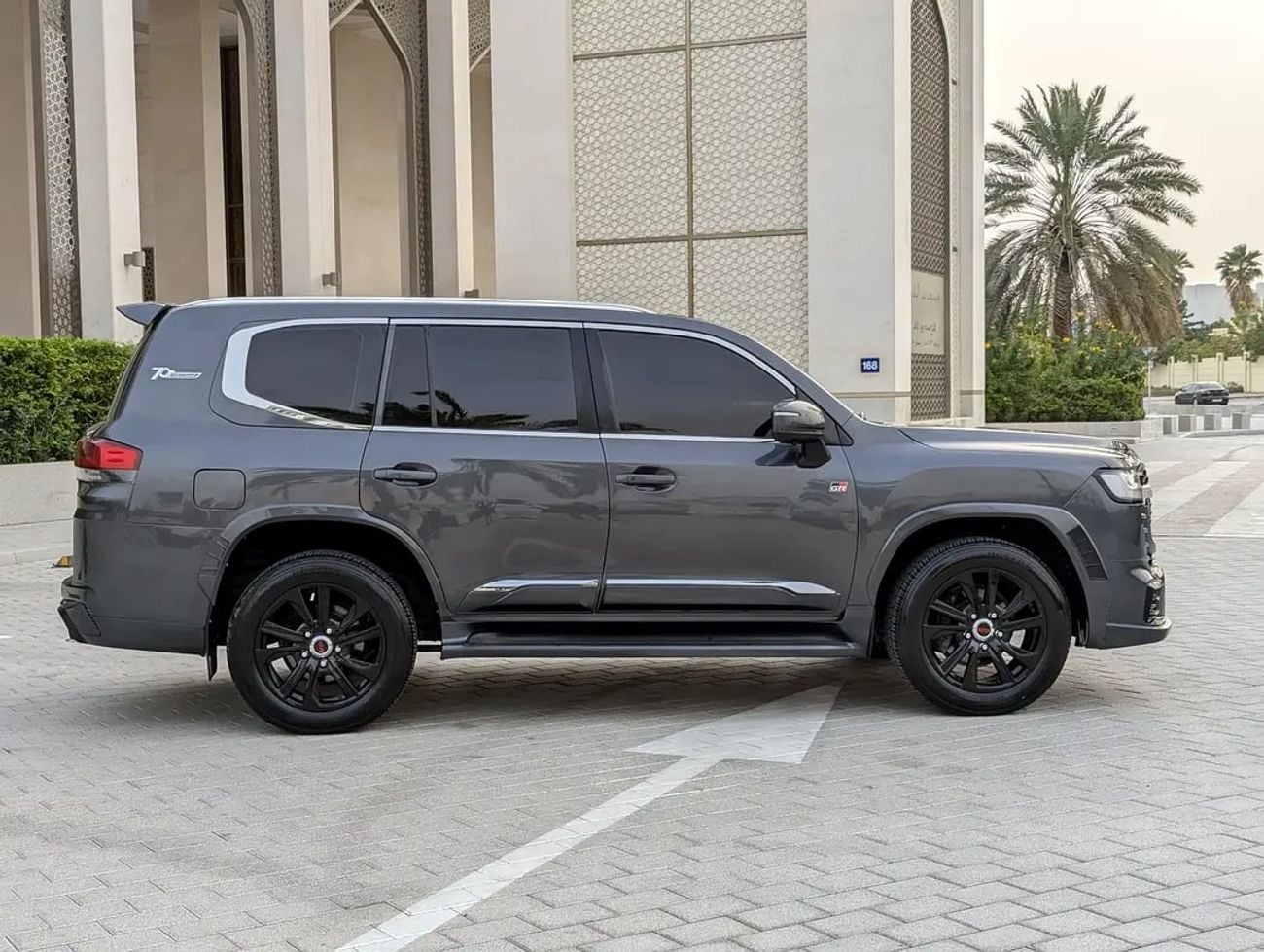 Toyota Land Cruiser GXR Facelifted With Interior and Exterior GCC Specs