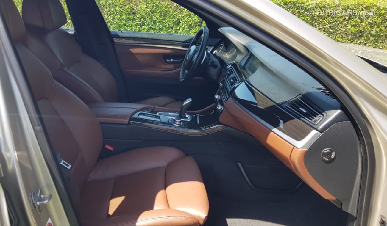 بي أم دبليو 550i موديل 2012 خليجي  فل مواصفات خمس كبسات  فتحه سقف وكراسي جلد ومثبت سرعه وتحكم كهربي كامل ونظام صوت مم