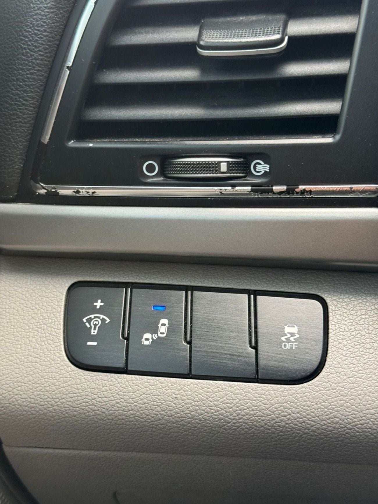 هيونداي إلانترا GL 1.6L