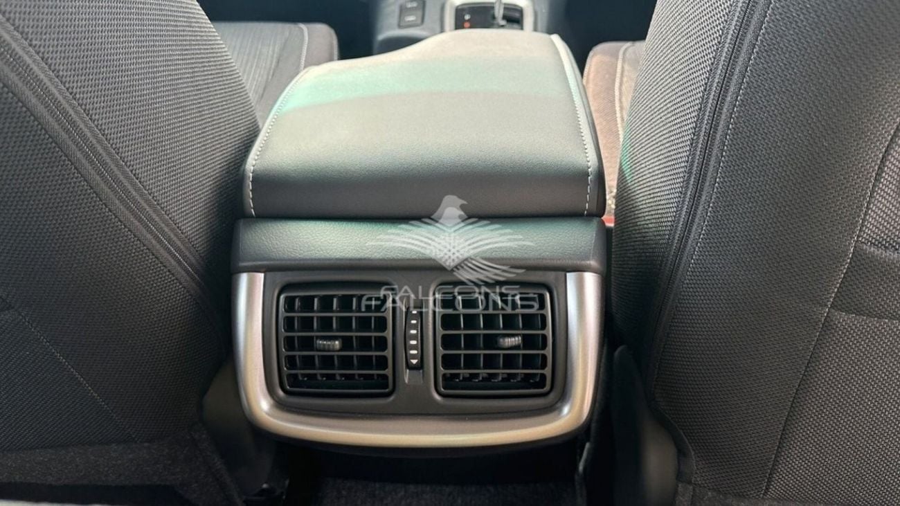 تويوتا هيلوكس Toyota/HILUX D DC 4WD/ 2.4L DC TURBO Automatic