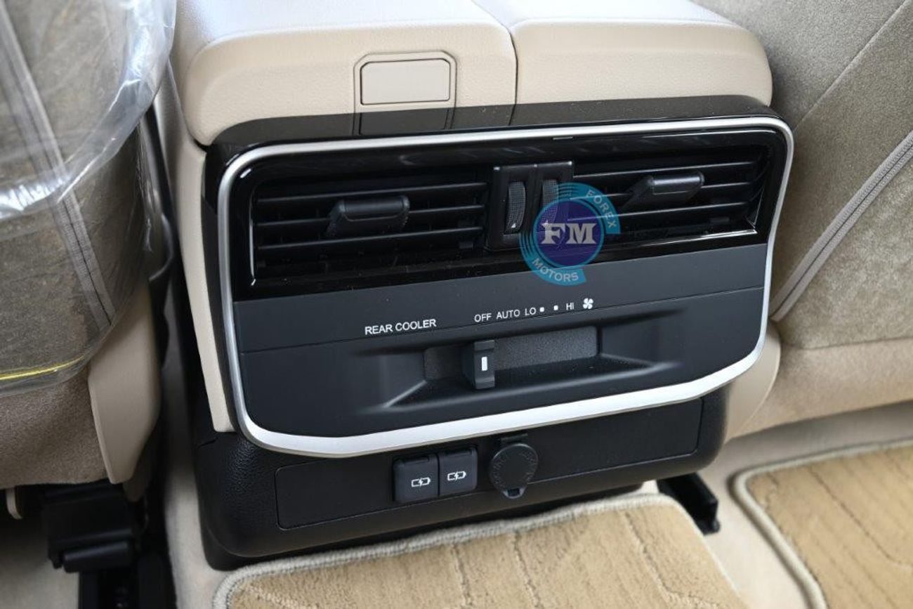 تويوتا لاند كروزر 300 EXR 6 4.0L Petrol 7 Seater Automatic