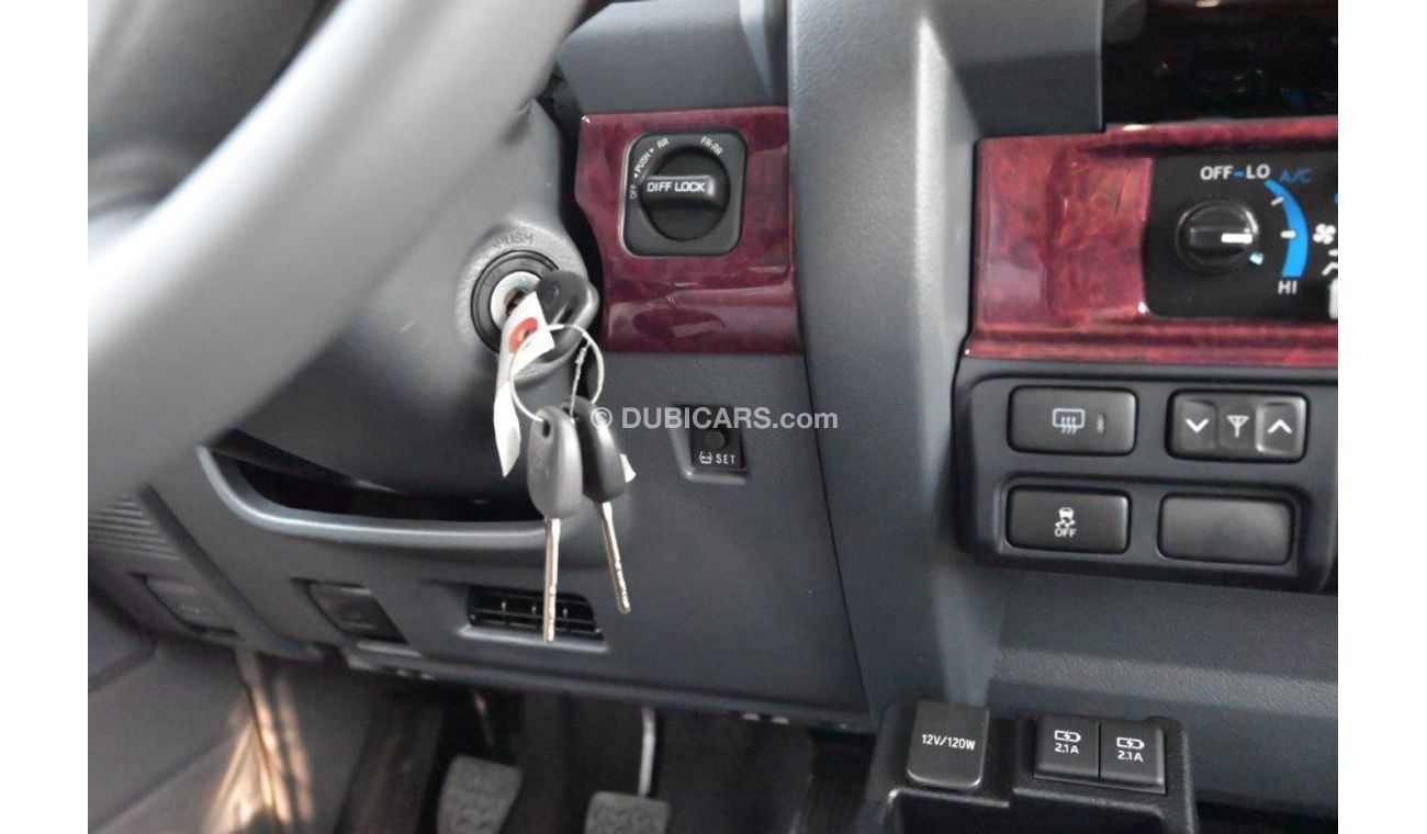 Toyota Land Cruiser 70 DLX  V8 4.5L Turbo Diesel 4wd Manual Transmission