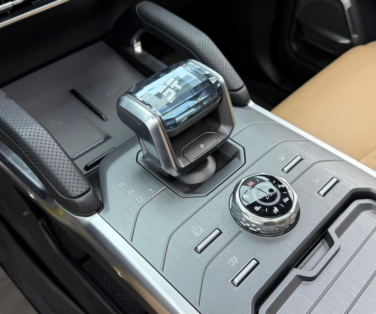 Jetour T2 2025 Jetour T2 Traveller PLUS, Swiss Auto 5-Year Warranty & Service Contract, Excellent Condition