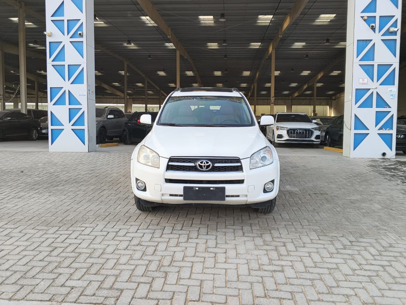 تويوتا راف ٤ non accident orignal paint