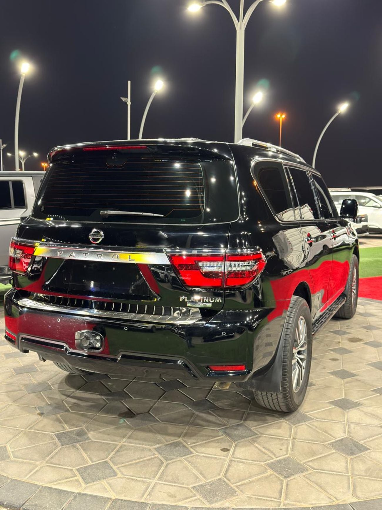 نيسان باترول LE Platinum 5.6L