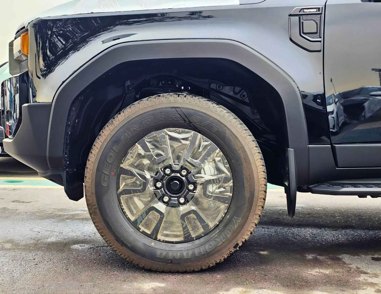 Toyota Prado TURBO ALL ROUNDER / 2.8L DIESEL V4 / SQUARE LIGHTS / DIFFLOCK / SUNROOF / COOL BOX (CODE # P28AR2)