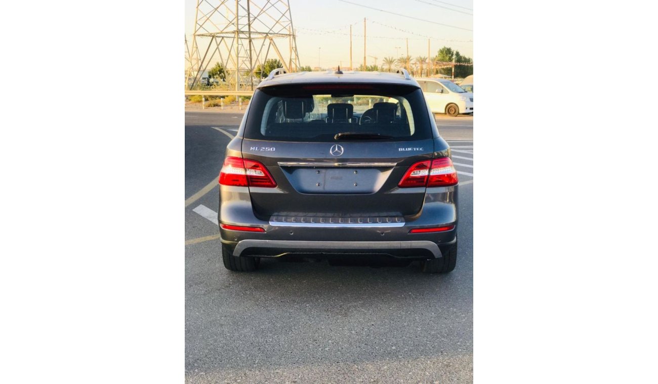 Mercedes-Benz ML 250 MERCEDES BENZ ML250 BLUETEC GREY COLOR MODEL 2015 VERY CLEAN AND GOOD CONDITION