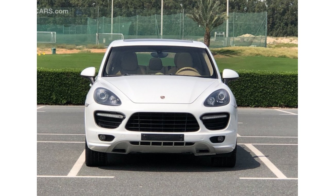 Porsche Cayenne GTS MODEL 2013 GCC CAR PERFECT CONDITION INSIDE AND OUTSIDE