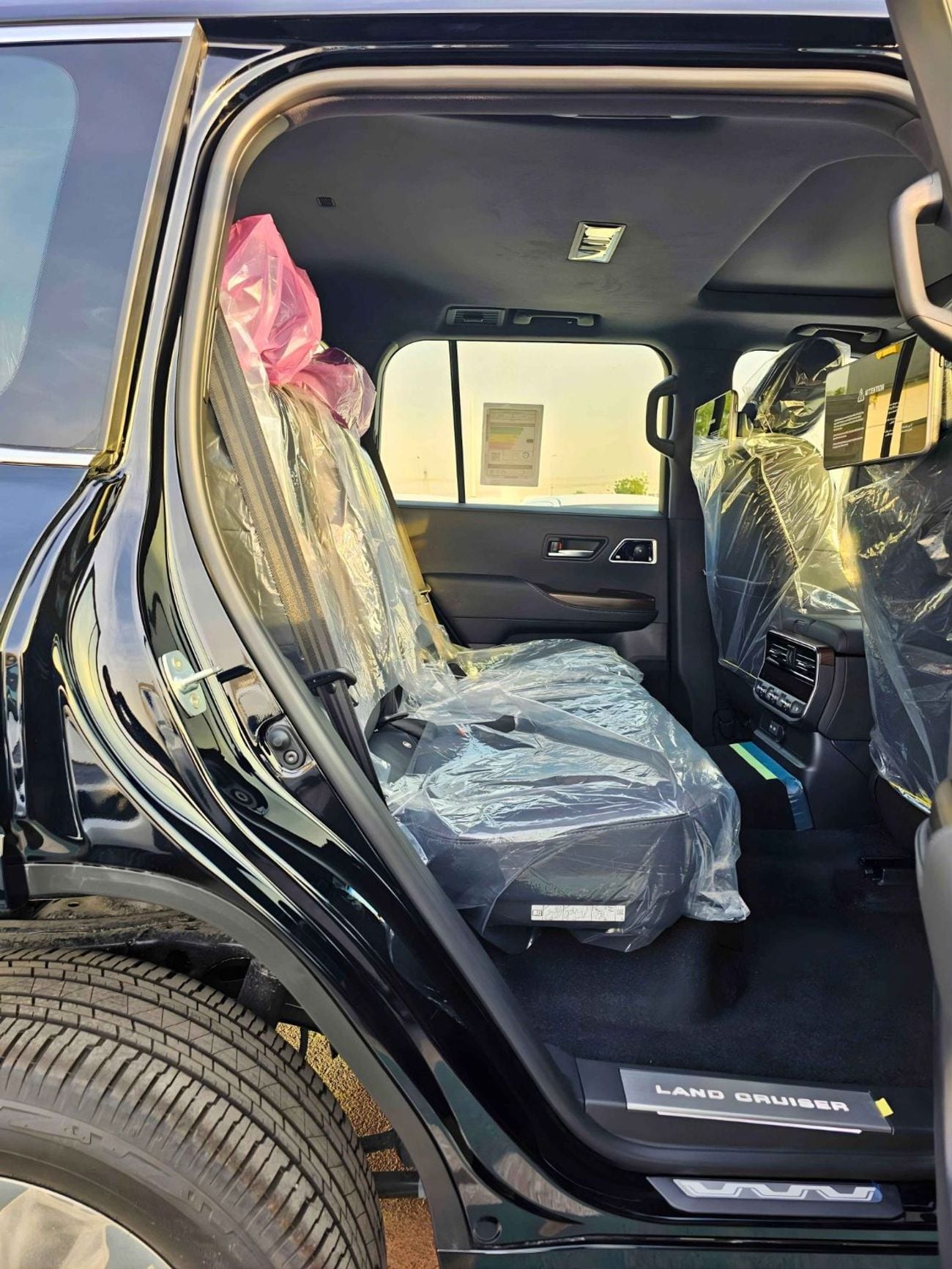 Toyota Land Cruiser VX HYBRID / 3.5L V6 PETROL /RADAR/BIG DVD/JBL SPKRS/COOL BOX/LETAHER WITH MEMORY SEATS (CODE#VXH25)