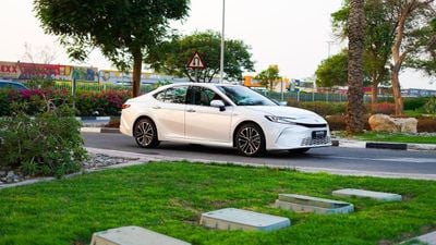 Toyota Camry Limited 2.5L Hybrid 2024 premium  2.5L Hybrid Toyota Camry Limited / zero km brand new