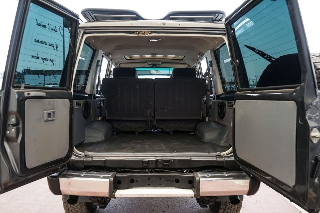 Toyota Land Cruiser 70 Hardtop Diesel RHD DOOR-5