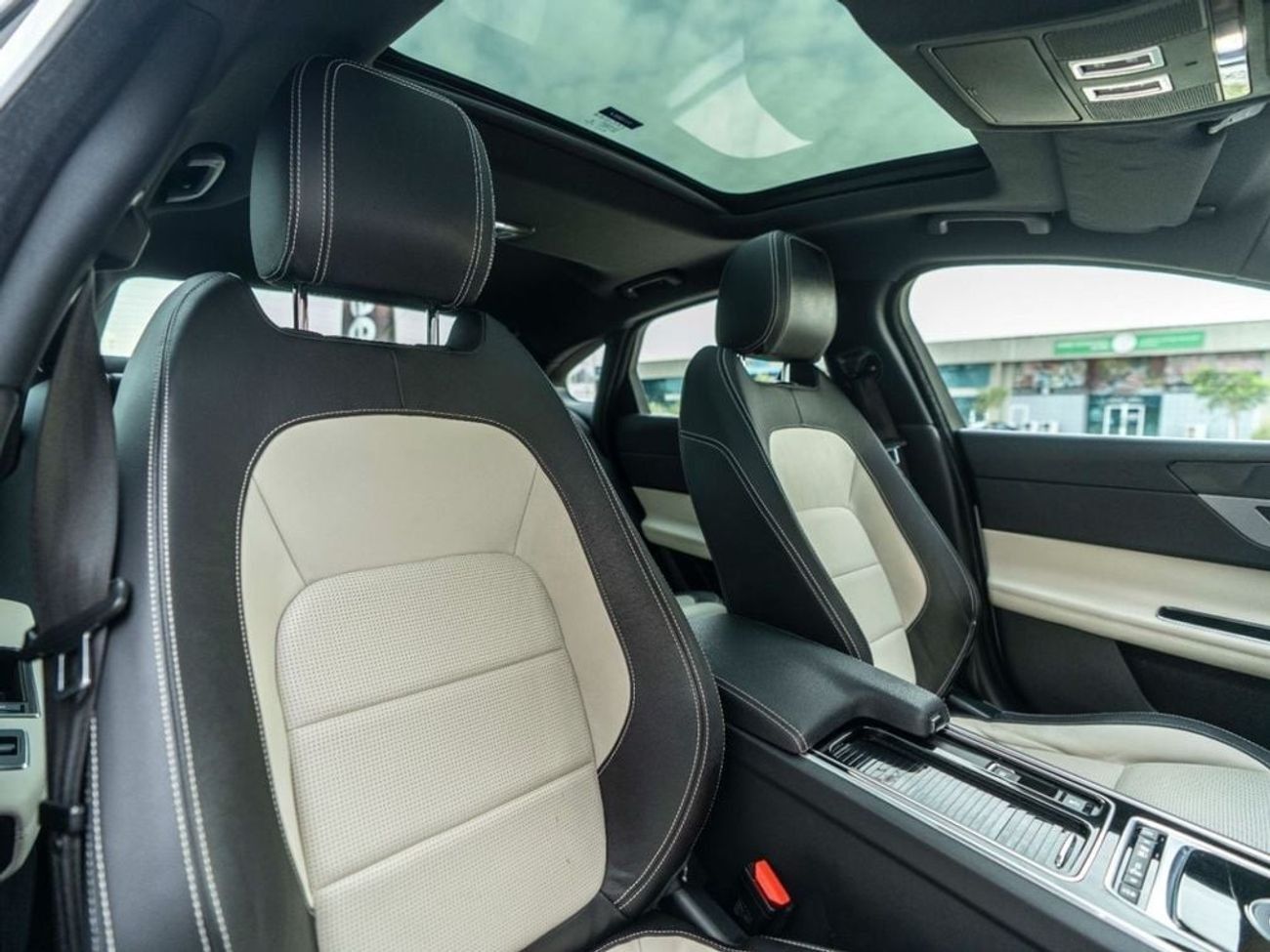 جاكوار XF R-Sport 2.0L Sedan