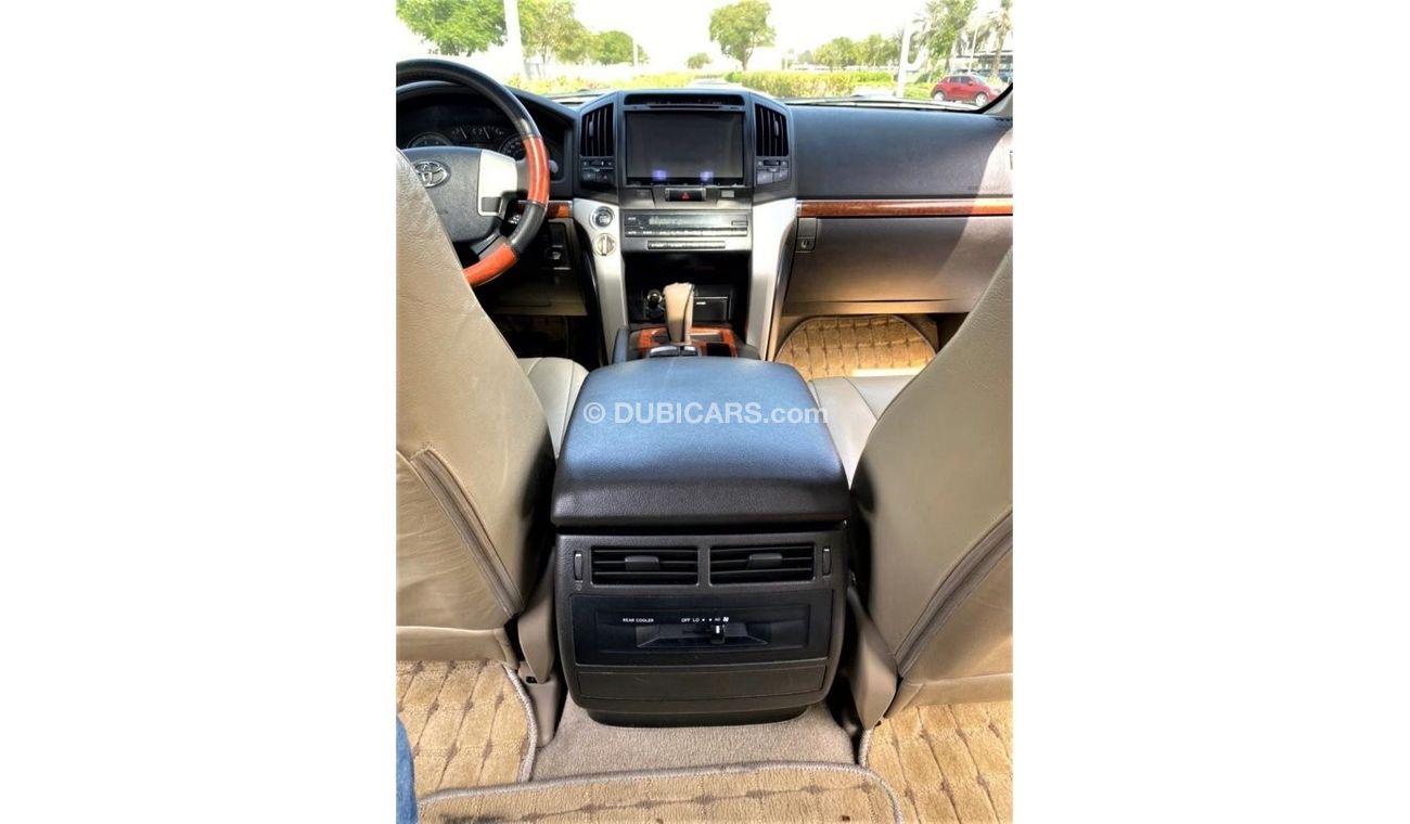 Toyota Land Cruiser TOYOTA LAND CRUISER 2008 GULF SPACE V8 FULL OPTIONS