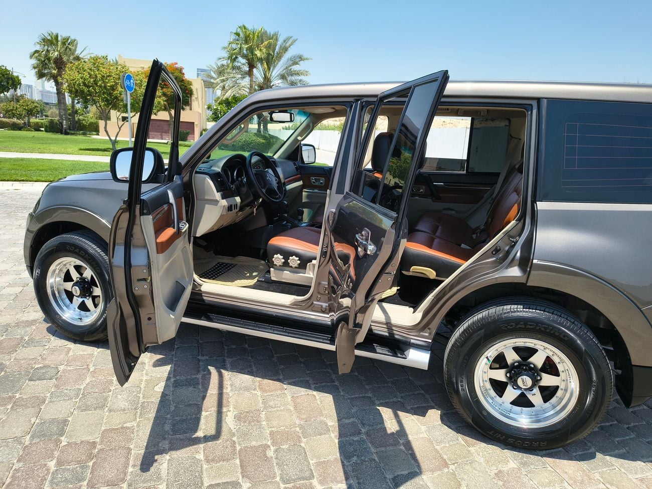 Mitsubishi Pajero GLS MIDLINE
