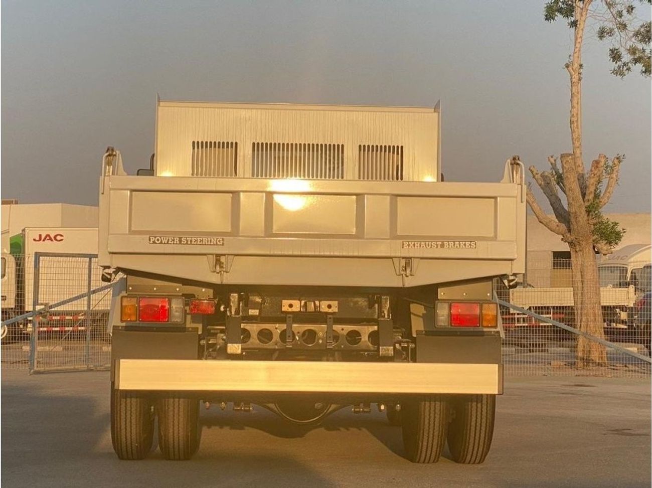 Isuzu NPR Dump Truck 4 Ton