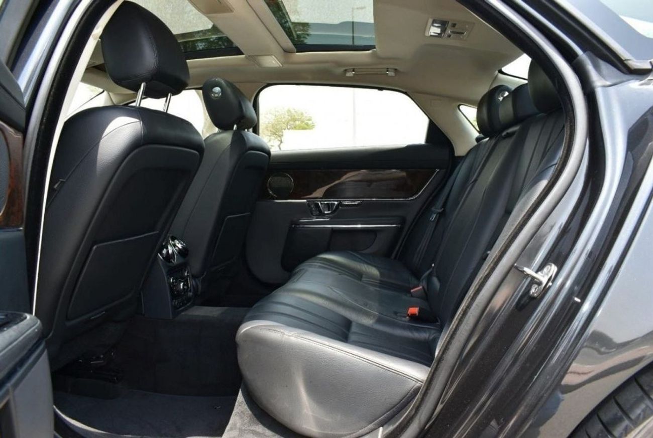 Jaguar XJ Luxury JAGUAR XJ-L V6