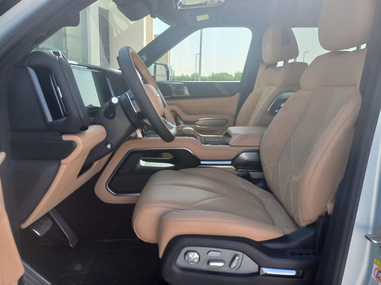 BYD Leopard 8 Smart and Brave Flagship Edition (6 Seats)