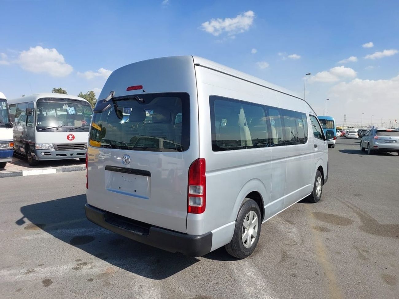 Toyota Hiace TOYOTA HIACE COMMUTER VAN RHD 2014 MODEL 3.0 L DIESEL AUTOMATIC(PM13991)