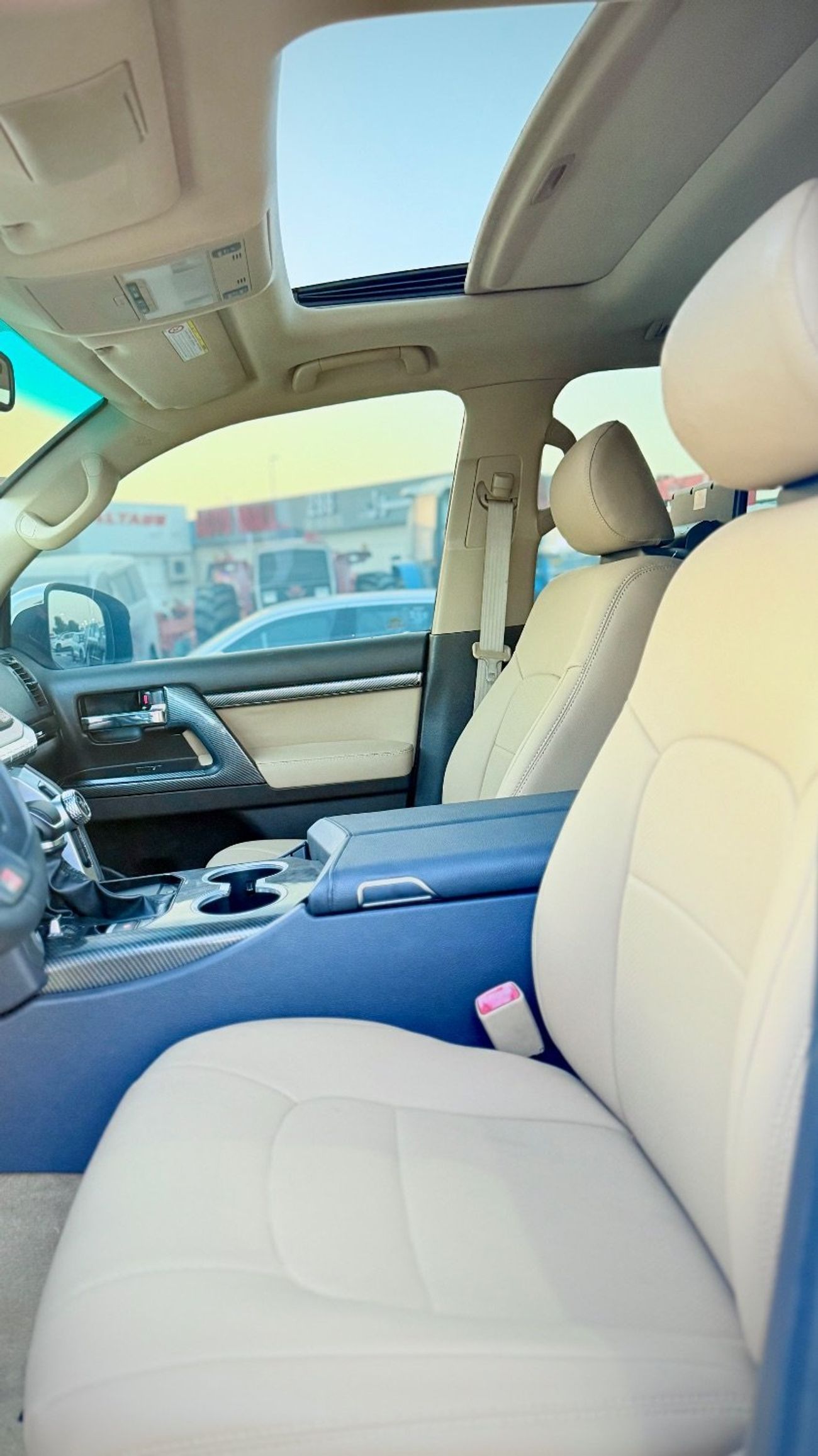 تويوتا لاند كروزر 2009 FACELIFTED 2025 WITH INTERIOR AND EXTERIOR FULL OPTION V6 GCC SPECIFICATION