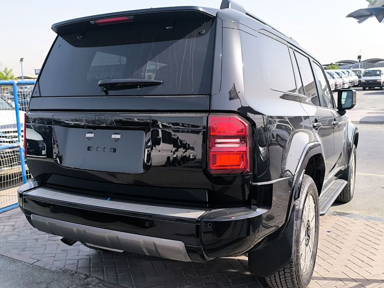 تويوتا برادو TOYOTA PRADO VX 2.4L PETROL AT 4WD MY2025 FULL OPTION