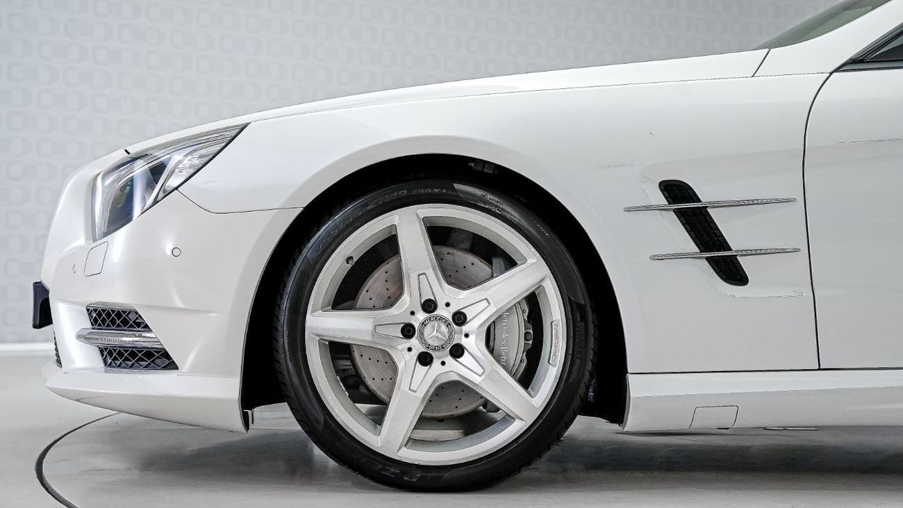 Mercedes-Benz SL 500 Std 4.7L AMG Line | Fully Prepared, Low KM | Ramadan Offer