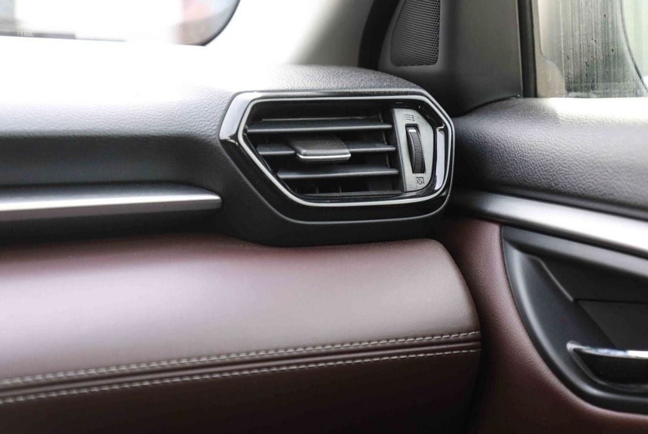 Toyota Urban Cruiser 2025 Toyota Urban Cruiser GLX 1.5 - PRL. Midnight Black Inside Black & Red | Export Only