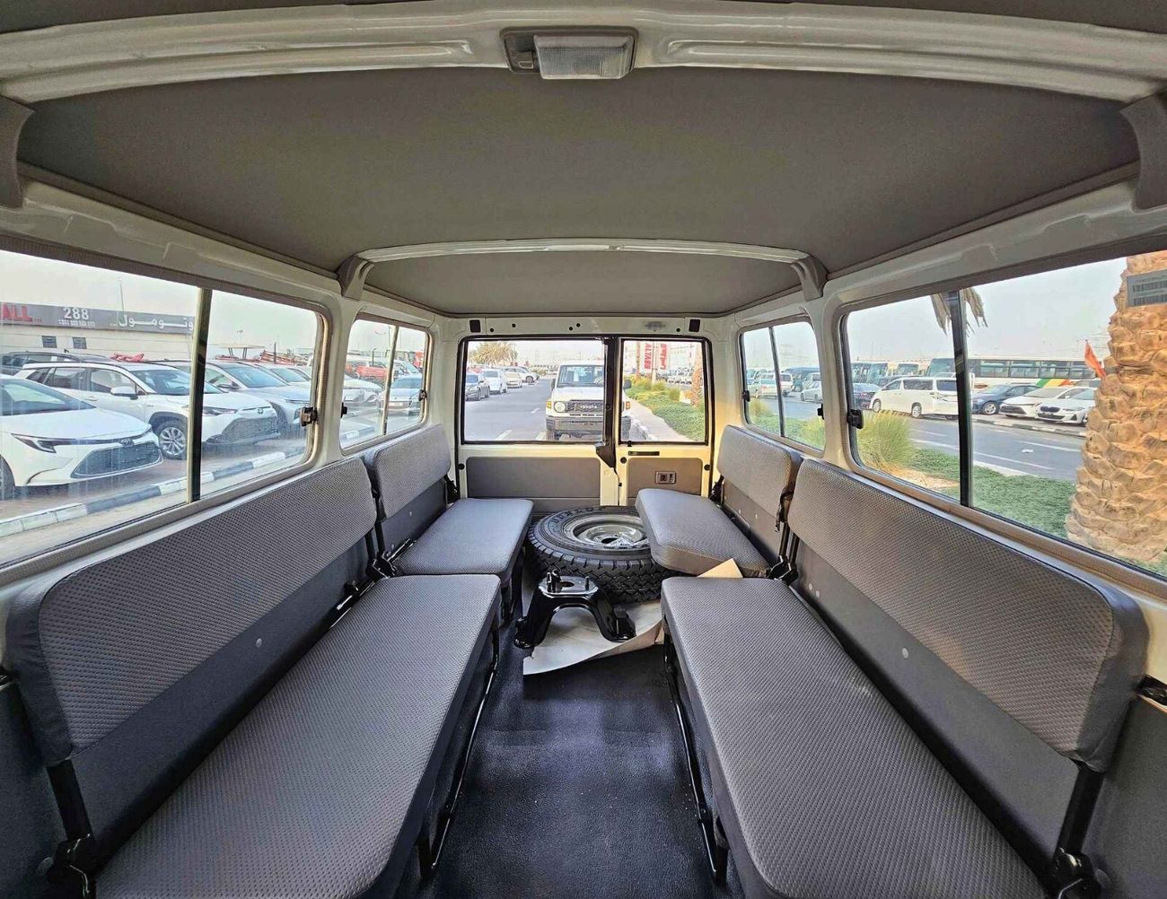 تويوتا لاند كروزر 70 LC78 / V6 / 4.2L DIESEL / M/T / POWER WINDOWS WITH LEATHER (CODE # 68036)