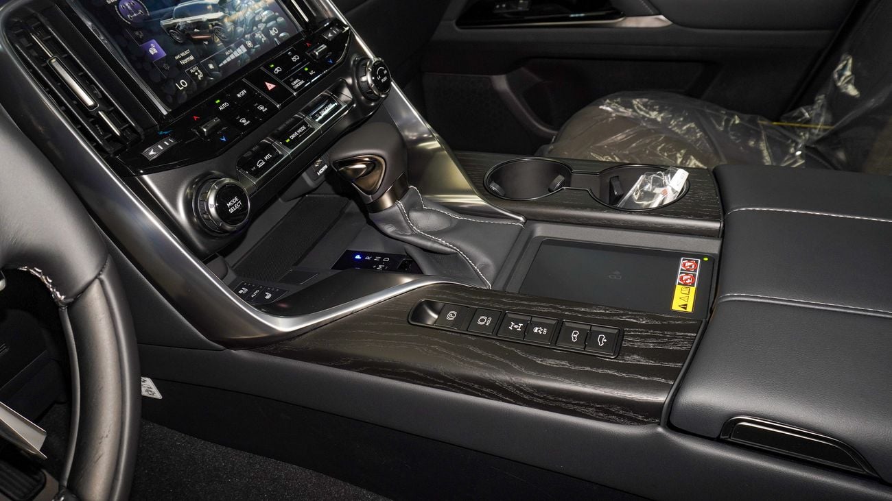 لكزس LX 600 3.5L V6