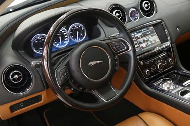 bowers and wilkins jaguar