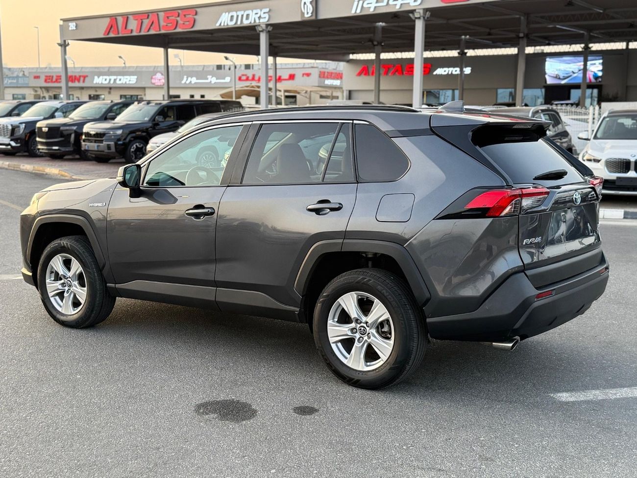 Toyota RAV4 Hybrid XLE 2.5L