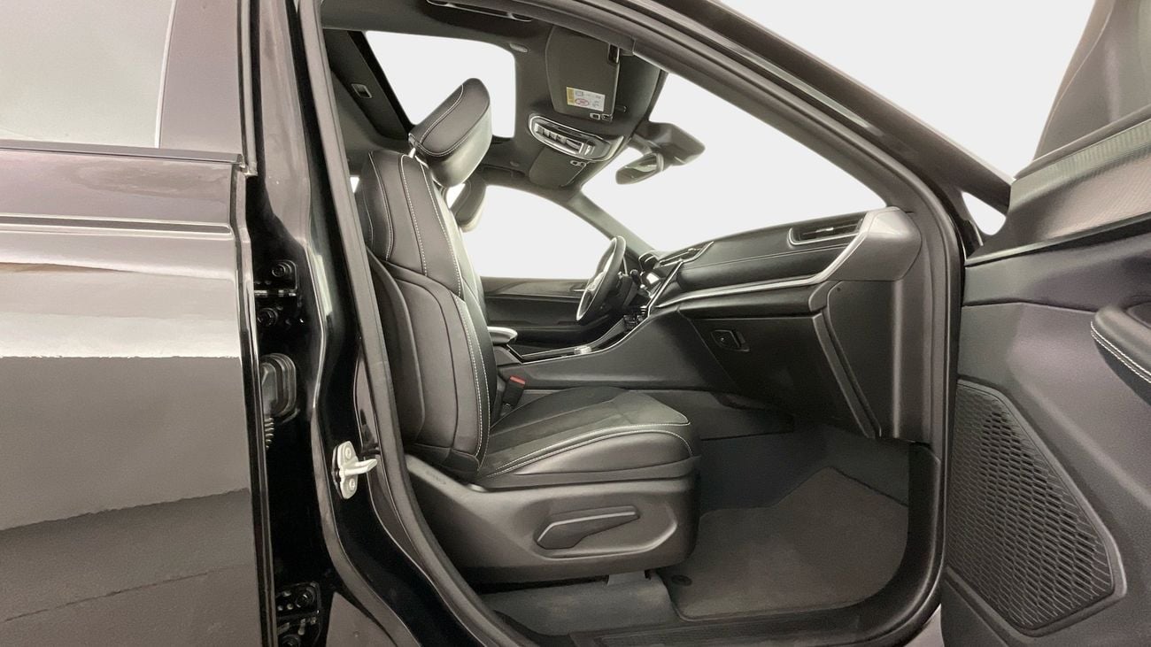 Jeep Cherokee Altitude | upto AED 20,000 Ramadan Discount | Guaranteed Warranty | 0 Down Payment