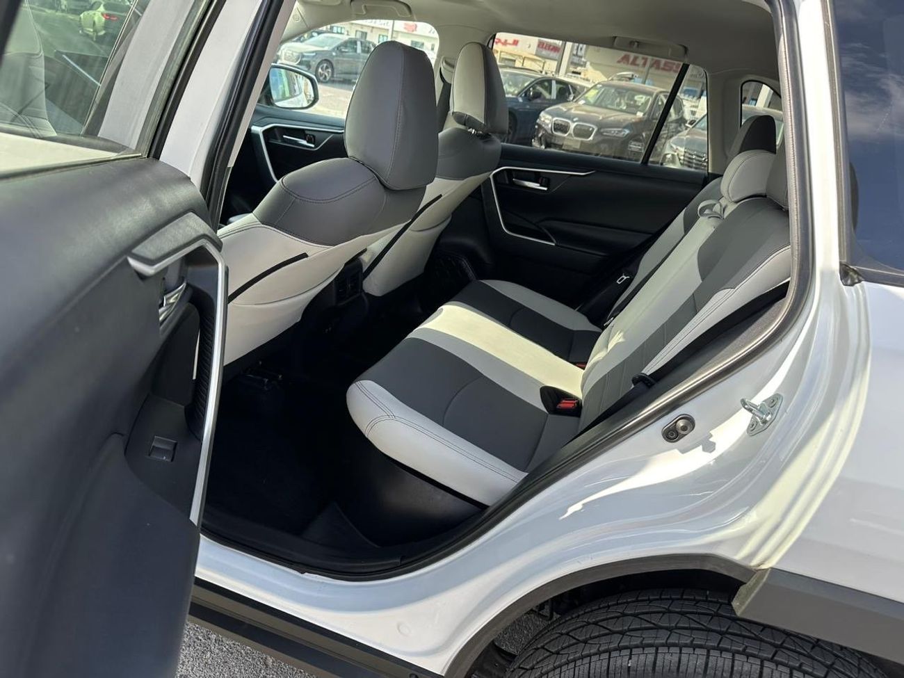 تويوتا راف ٤ VXR HEV