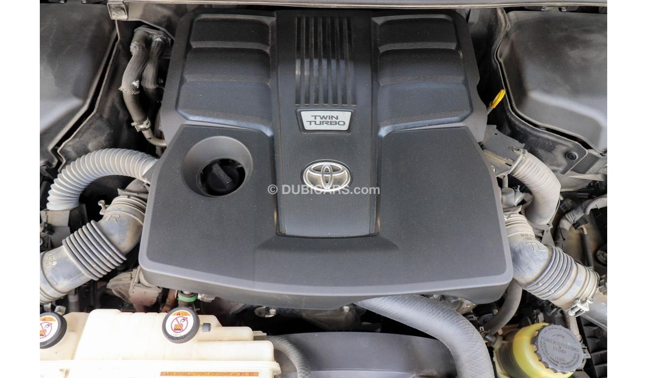 Toyota Land Cruiser J300