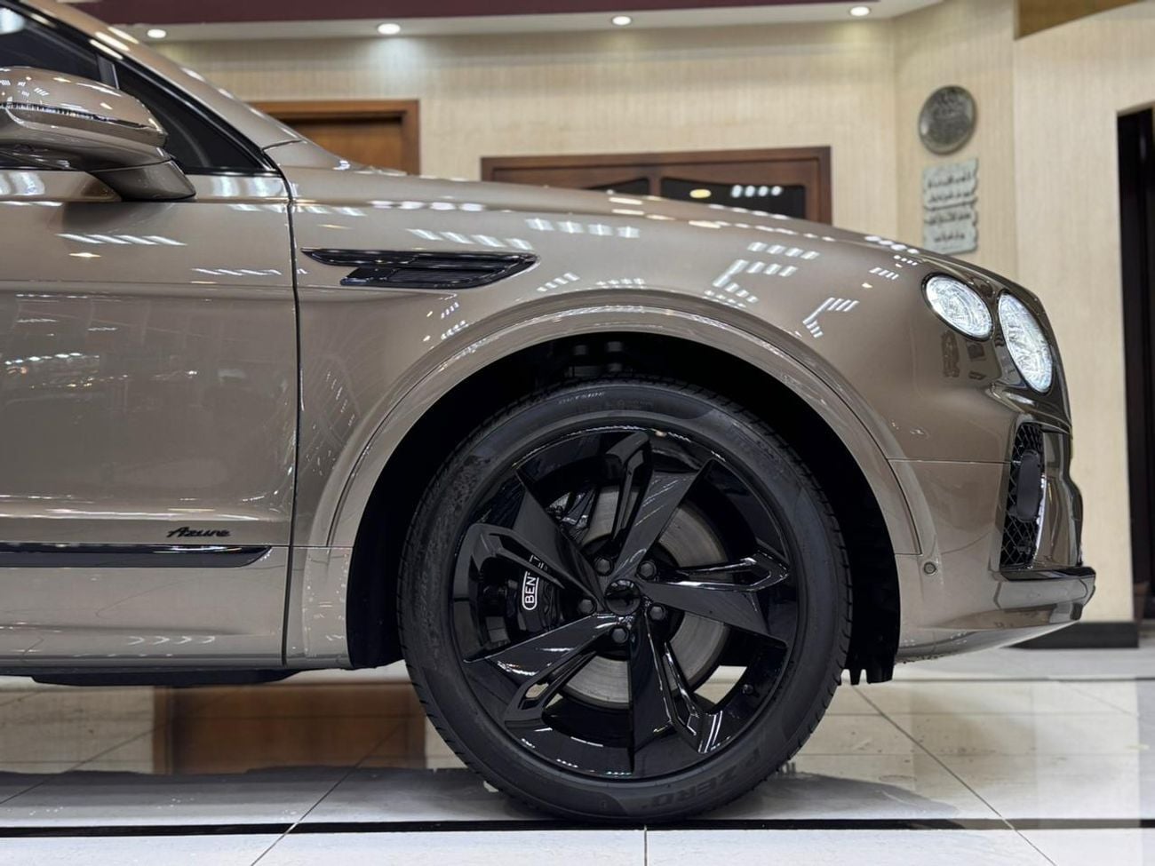 Bentley Bentayga AZURE