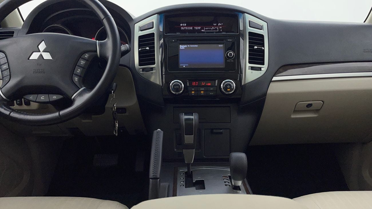 ميتسوبيشي باجيرو 2022 GLS MIDLINE | AED 1100/Month | 0 DP | 30 Day Return | Warranty | Service History