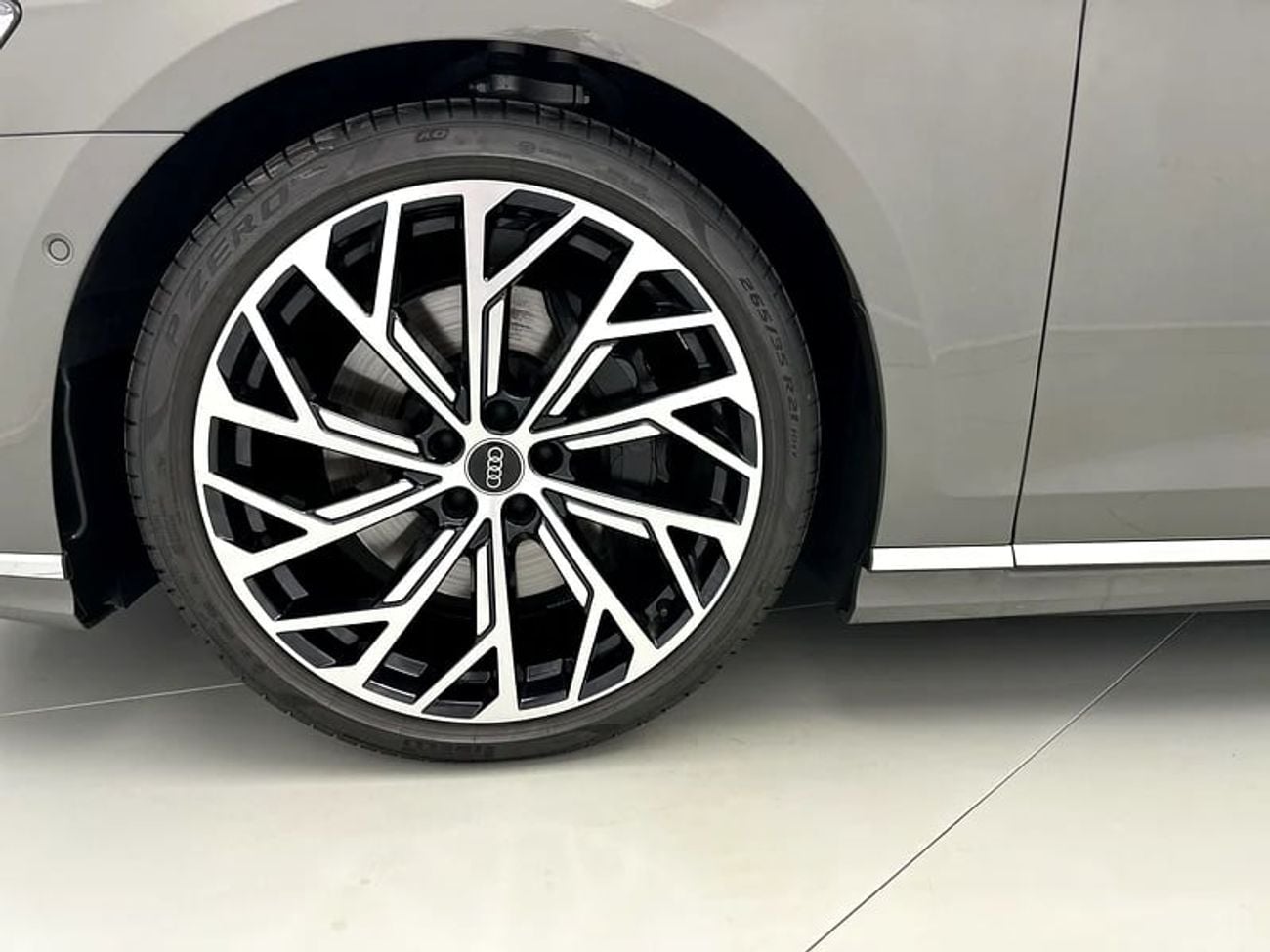 Audi A8 55 TFSI LWB 55 TFSI quat 340hp Luxury (Ref# 008135)