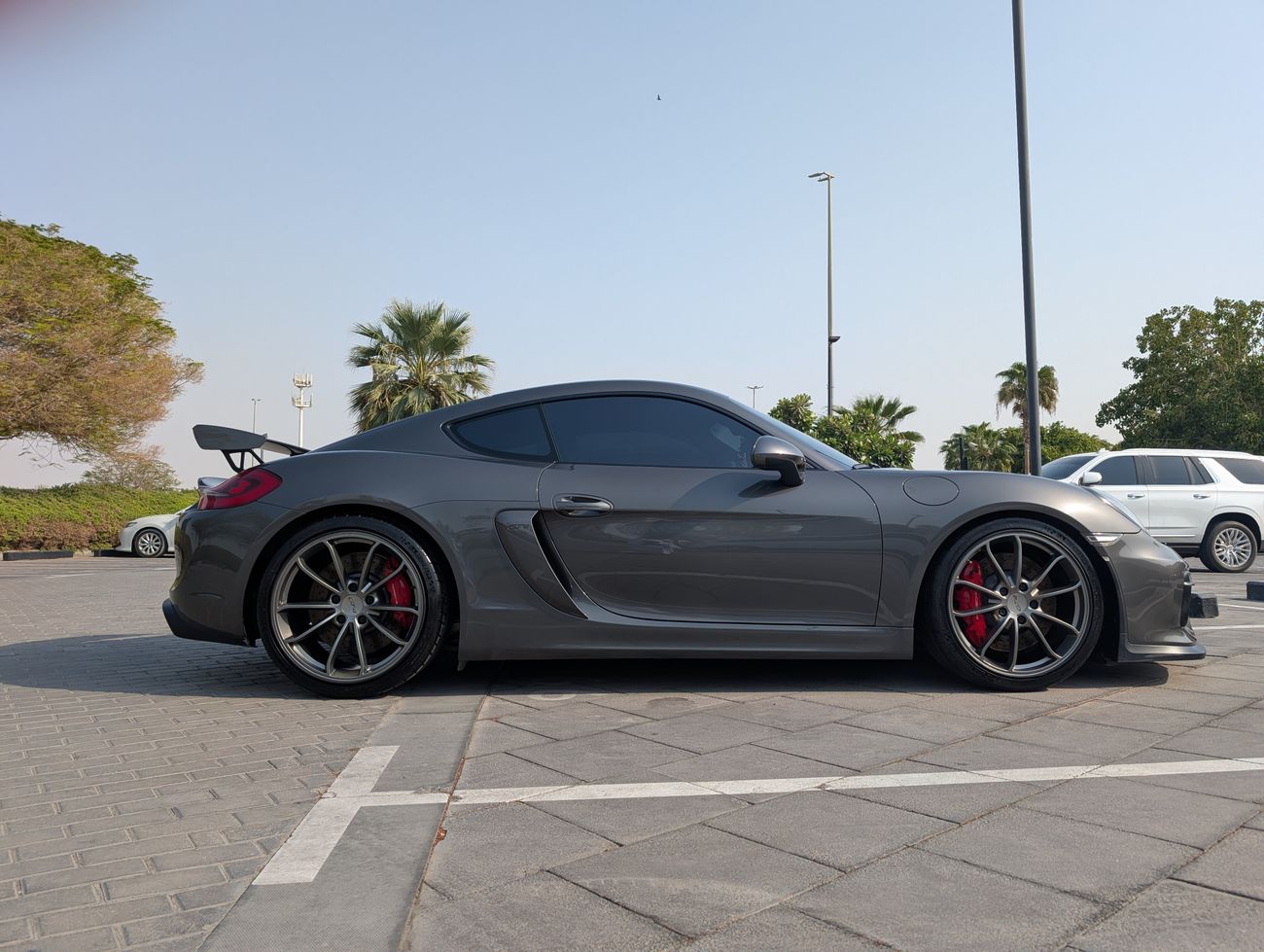 Porsche Cayman GT4