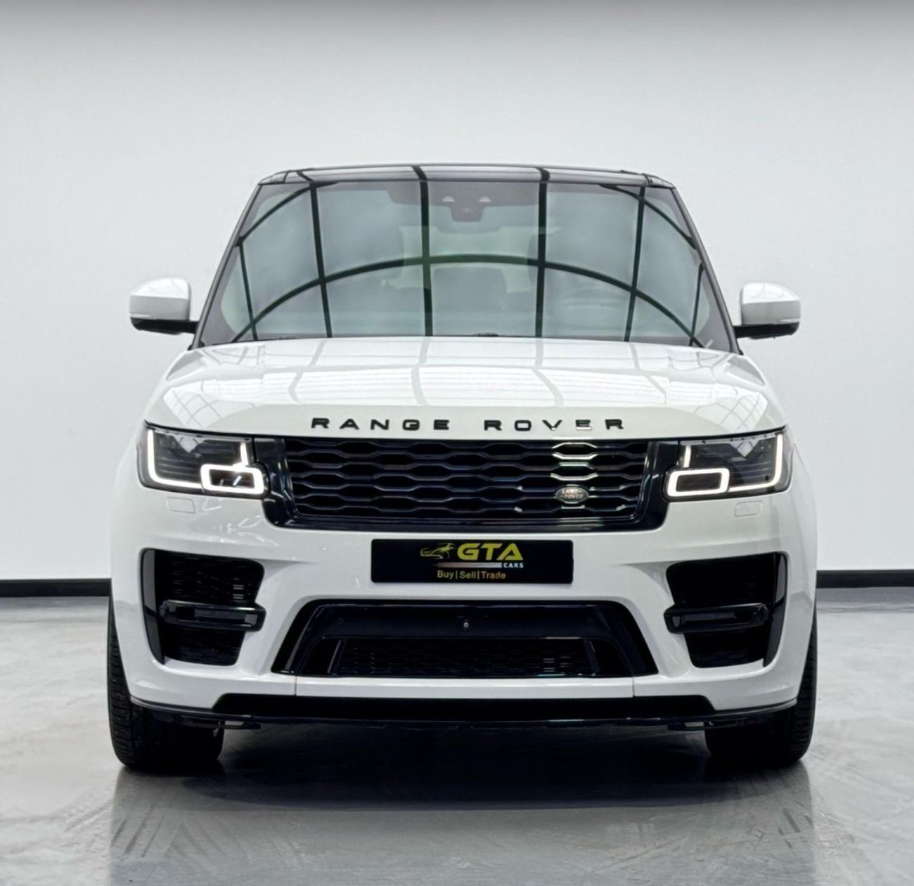 Land Rover Range Rover Vogue SE 5.0L 2018 Range Rover Vogue SE Supercharged V8, Full Service History, GCC