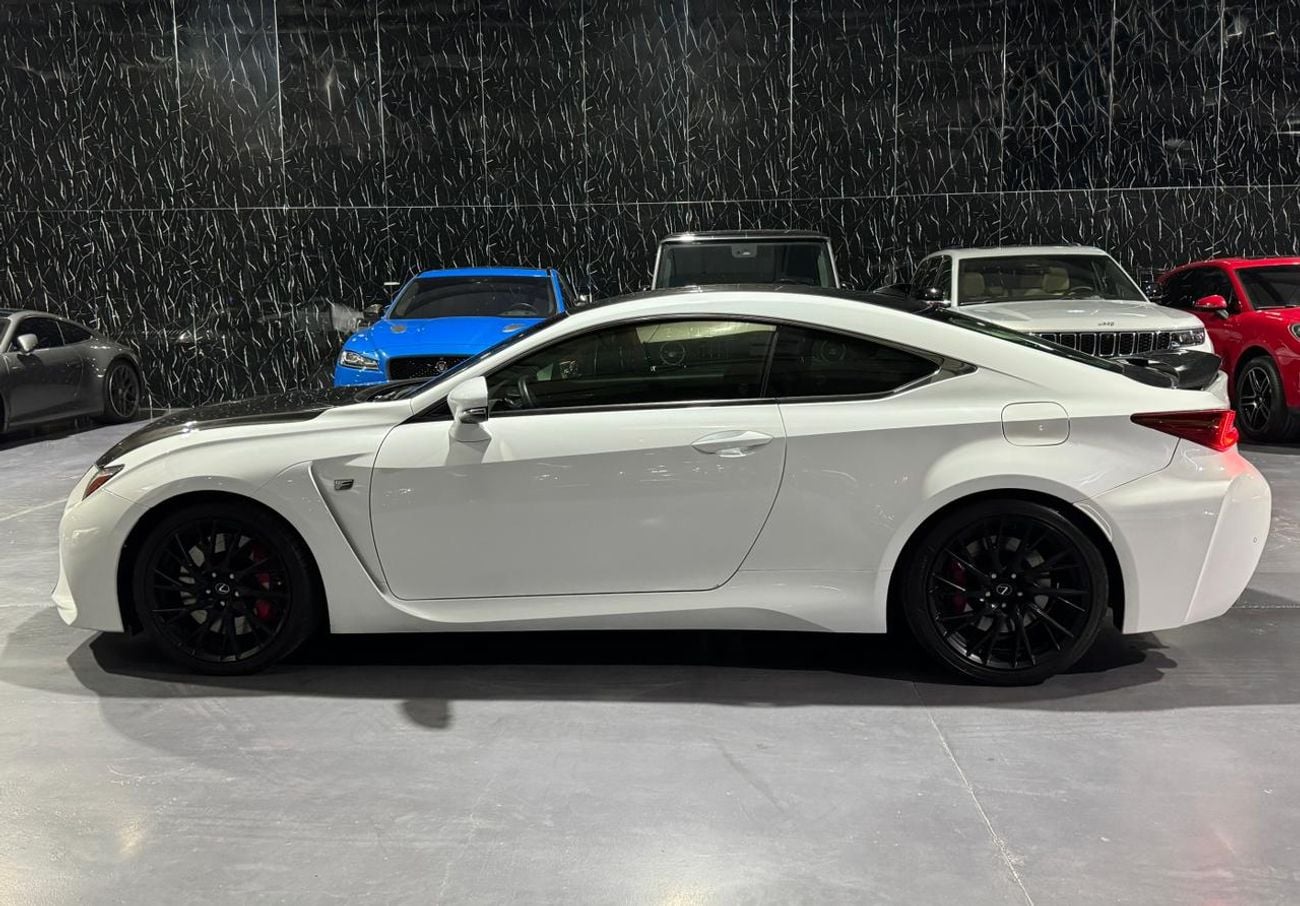 لكزس RC F Carbon 5.0L