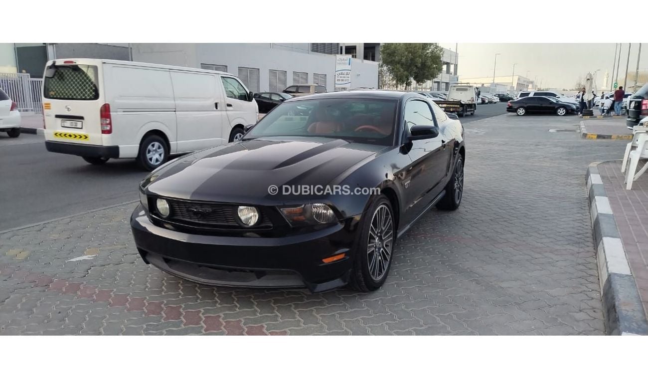 Ford Mustang FORD MUSTANG 2010 GCC V8