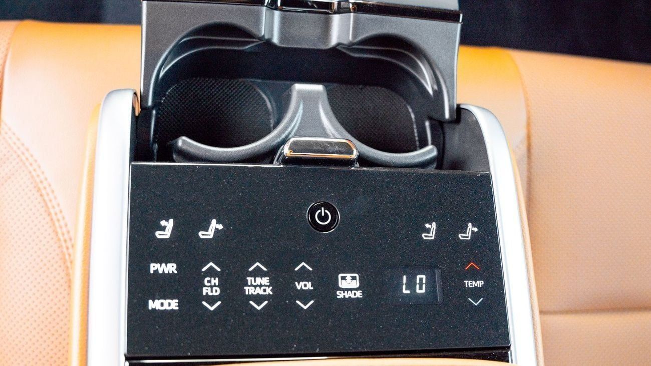 Toyota Camry 2025 Toyota Camry Lumiere 2.5L HEV Full option (White)