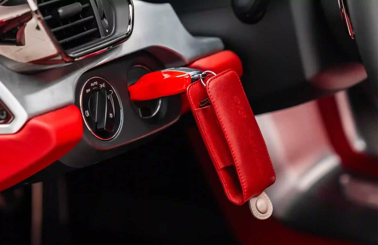 Porsche 918 Spyder 4.6L V8 N/A engine + emotor