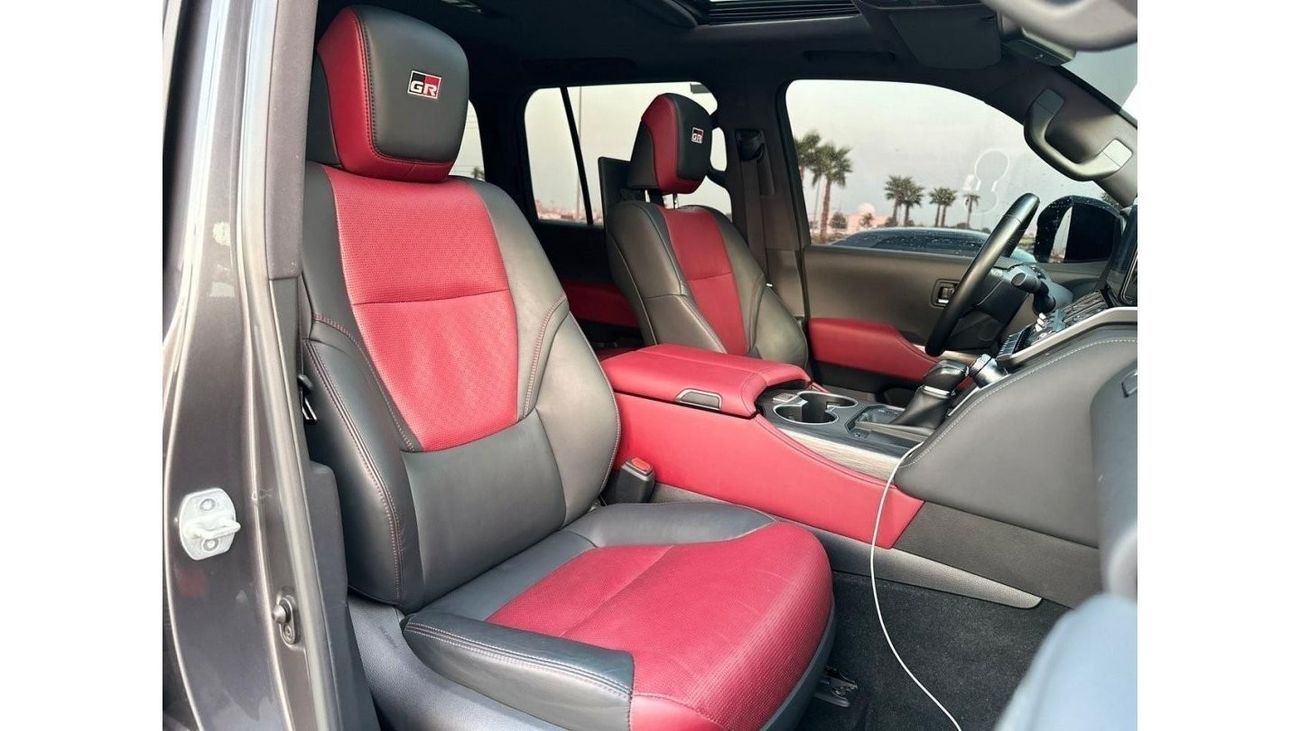 Toyota Land Cruiser GR-S TOYOTA LAND CRUISER GR MODEL 2022 GCC SPECS UNDER WARANTY + SERVICE CONTRACT NO ACCIDENT OR PAI